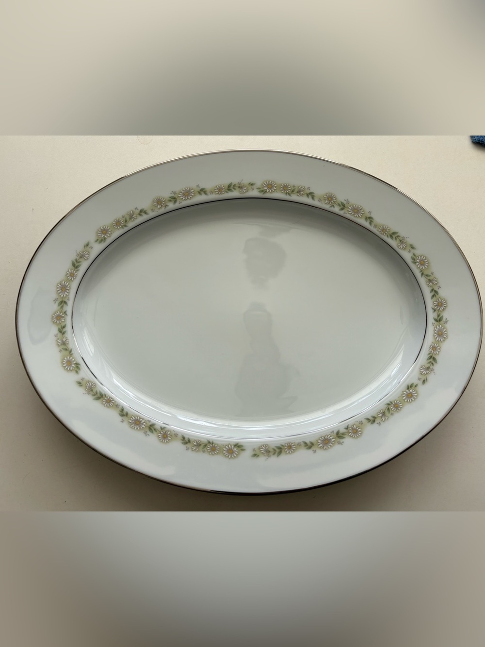 Noritake Japan 6908 Trilby White Oval Serving Platter with Daisy Trim 13”x10”